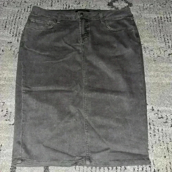 Seven two denim pencil skirt size 8/10 - Picture 1 of 3